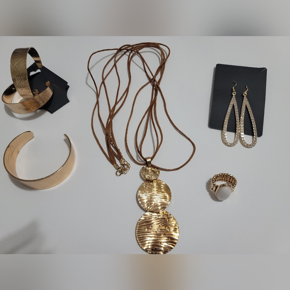 Gold Fashion Jewelry Set